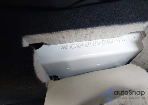 2016 Mercedes-Benz Glc 300 4Matic z USA, uszkodzony, nr VIN WDC0G4KB1GF086647